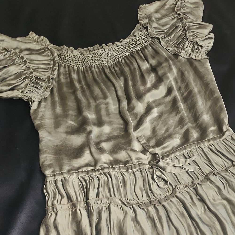 Theory Olive Ruffled Blouse - Picture 9 of 9